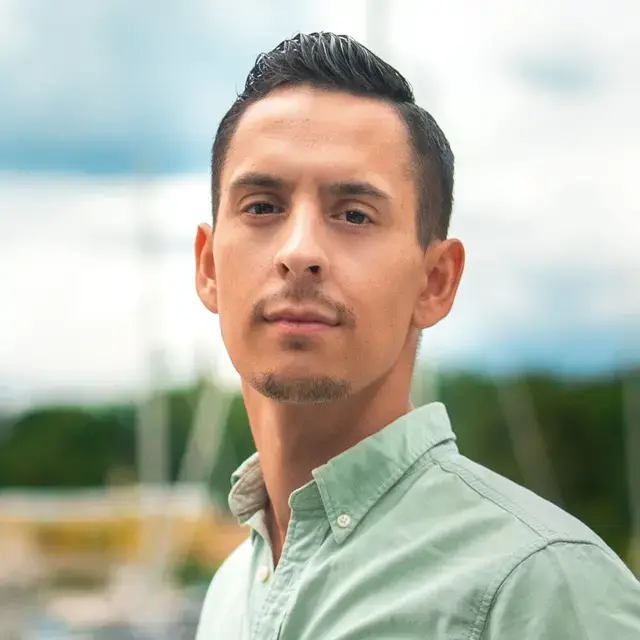 Headshot of Cristian Araya